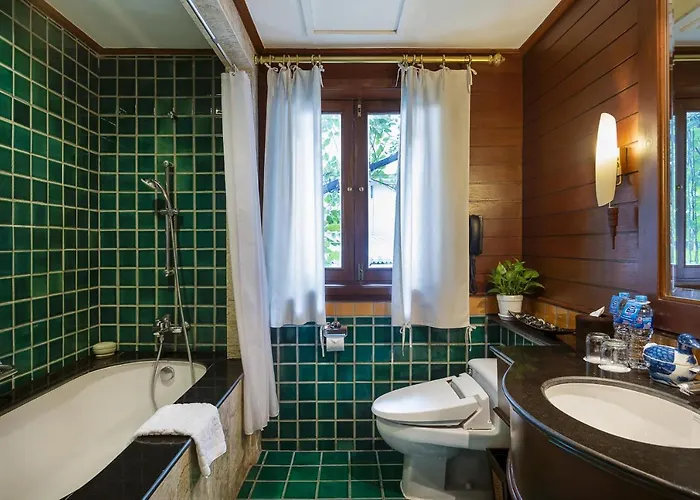 Davis Thai House Hotel 4*