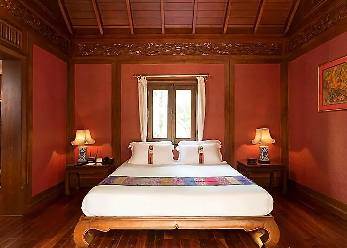 Davis Thai House Hotel